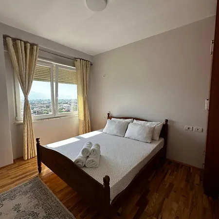 דירה With A Lake View From The City Center *
