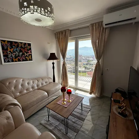 דירה With A Lake View From The City Center